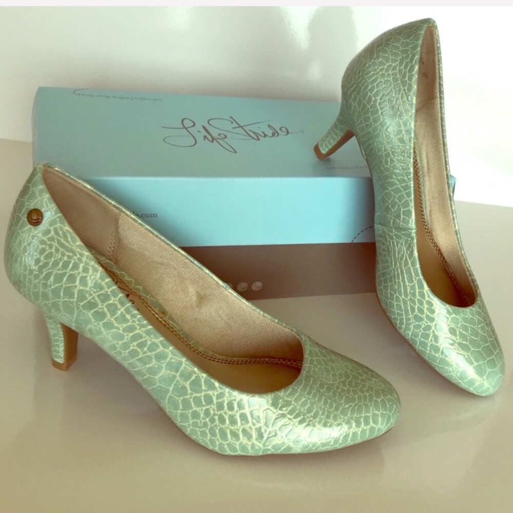 Life Stride mint size 6